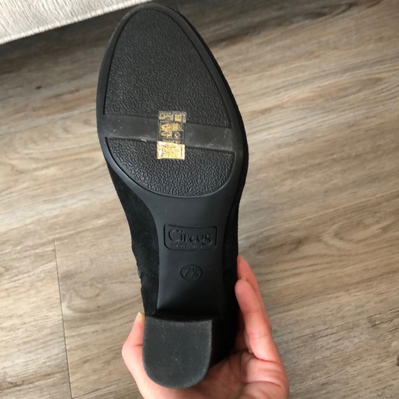 Circus black ankle heeled booties. - Picture 5 of 5